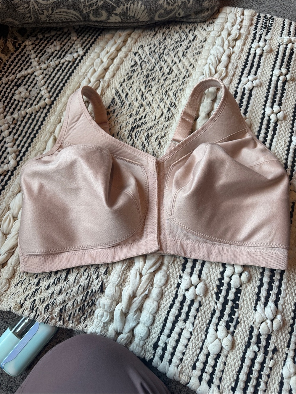Glamorise Women’s Soft Support Full-Coverage Bra in Blush Pink